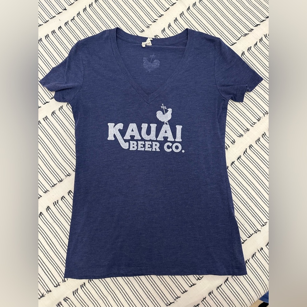 Women's Kauai Beer Co. Blue V-Neck Tshirt size medium